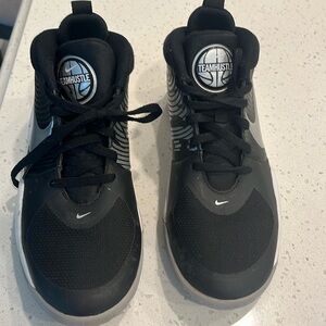 Gently used Nike basketball shoes